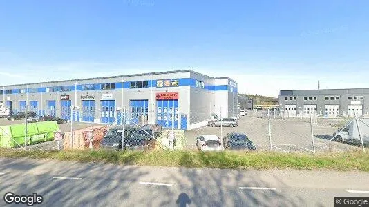 Lagerlokaler till försäljning i Upplands Väsby - Bild från Google Street View