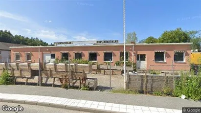 Industrilokaler till försäljning i Huddinge - Bild från Google Street View