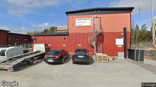Lagerlokaler till försäljning i Huddinge - Bild från Google Street View