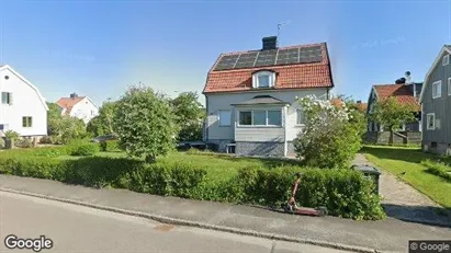 Bostadsfastigheter till försäljning i Lundby - Bild från Google Street View