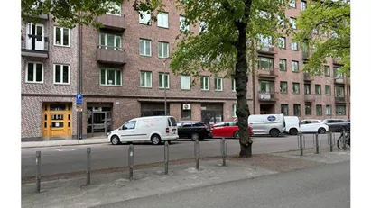 Trevlig lokal som passar bra till kontor/butik eller showroom i populära Stampen, nära all kommunikation