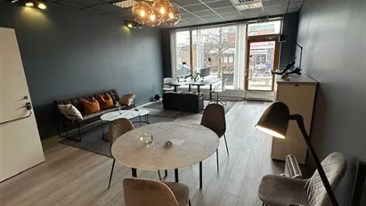 Kontor/butikslokal mitt i Örnsbergs centrum