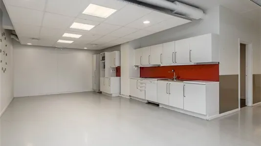Lagerlokaler att hyra i Huddinge - foto 3