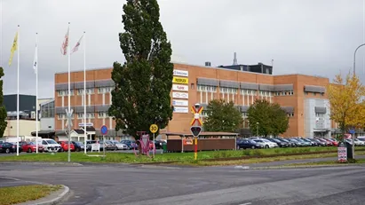 Stor kontorslokal med tillhörande förråd-och förvaringsytor med goda möjligheter att anpassa efter e