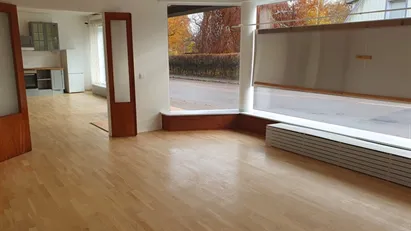 Ljus och välplanerad lokal för butik/kontor/showroom/annan verksamhet centralt i Ljungbyhed med lager