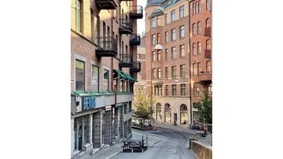 Härligt kontor på fjärde våningen på Kungsgatan inom Vallgraven med direkt närhet till stadens puls och älven.