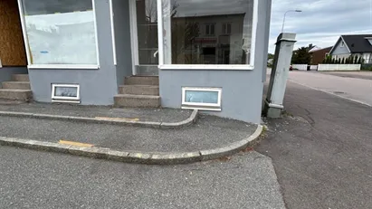 Lokal om 40 kvm uthyres på Toleredsgatan 4, nära busshållplats.