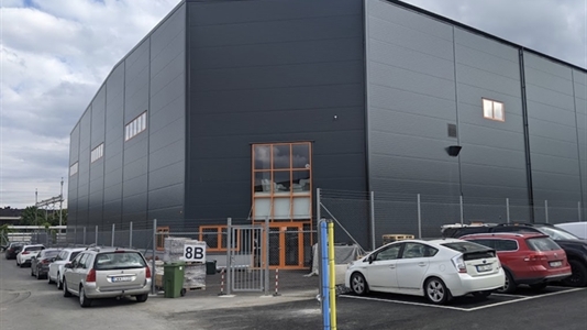 930 m2 lager, kontor, produktion i Upplands Väsby att hyra