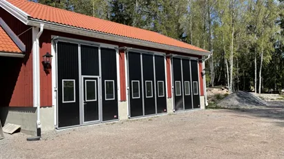 Garage-förvaring-uppställningslokal uthyres