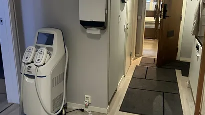 Inne i Tumba centrum