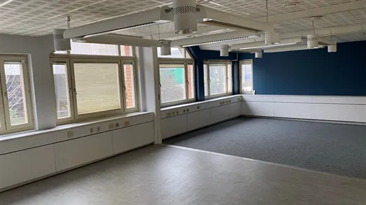 Office spaces for rent in Stockholm West - photo 1